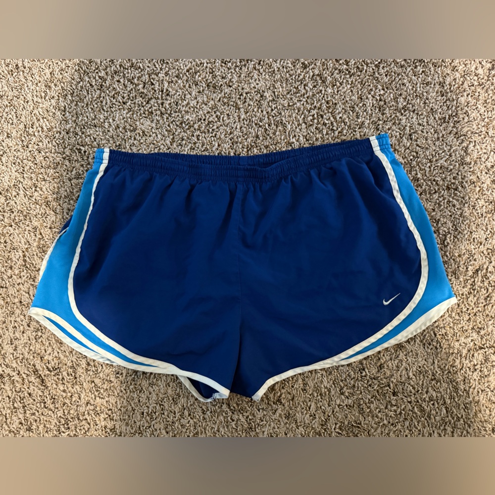 NIKE RUNNING SHORTS